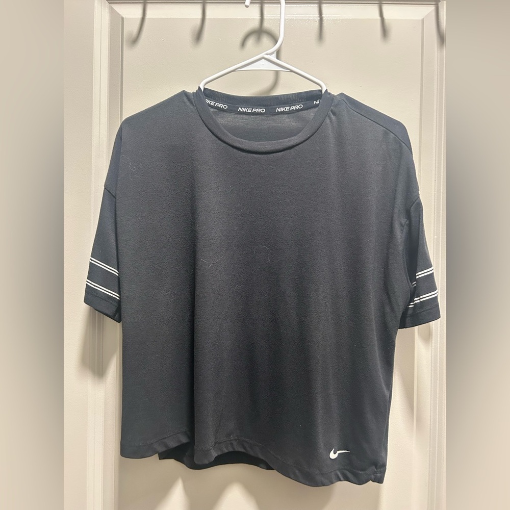 Nike Pro Women’s Black Short Sleeve Tee